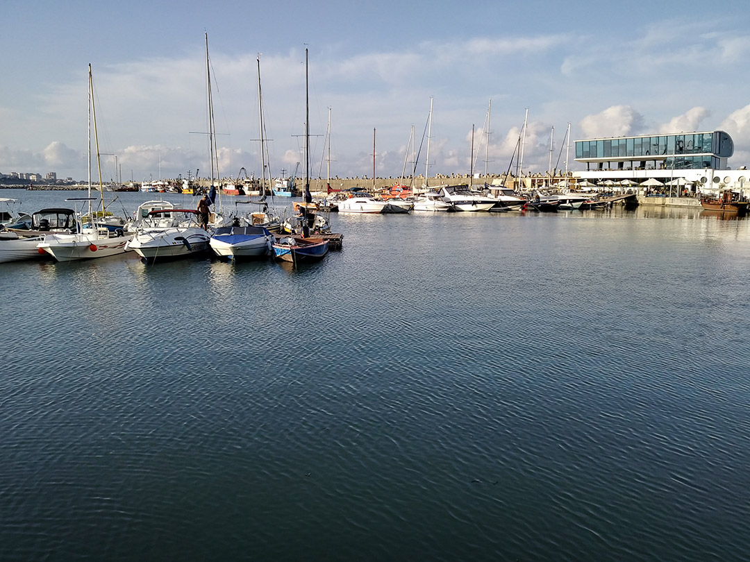 Review LG Q6, un telefon cu camera buna si afisaj excelent 10 portul-tomis-100