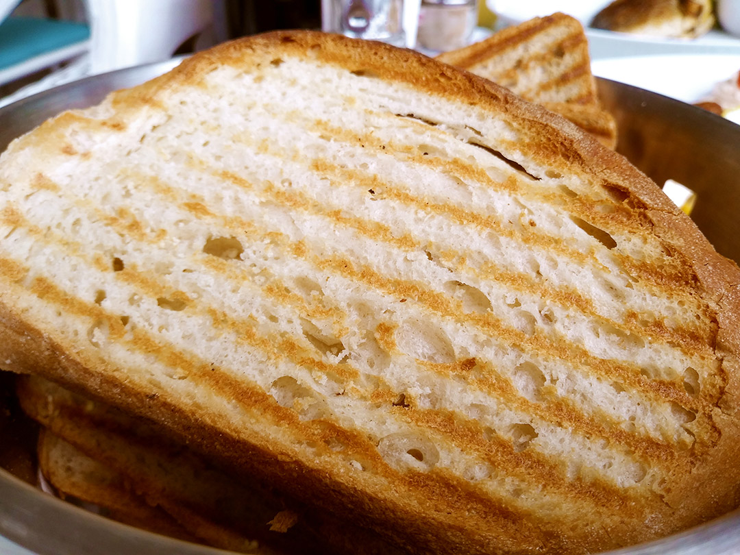 Review LG Q6, un telefon cu camera buna si afisaj excelent 16 portul-tomis-106