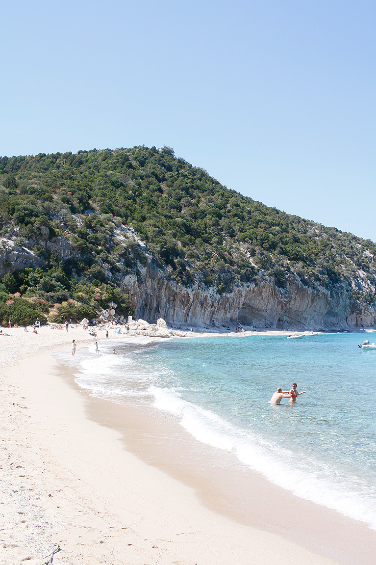 Sardinia, Costa Smeralda. Plaje spectaculoase pe care ajungi doar cu barca 9 sardinia-12