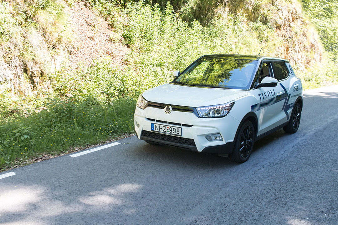 5 reguli dupa care se desfasoara un picnic in familia Jurca 8 ssangyong-tivoli-6